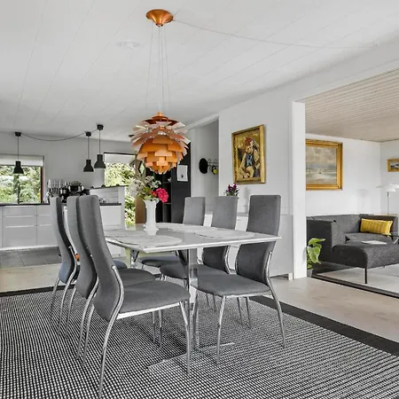 Beautiful In With Kitchen *