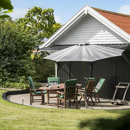 3 Bedroom Beautiful In * Asperup