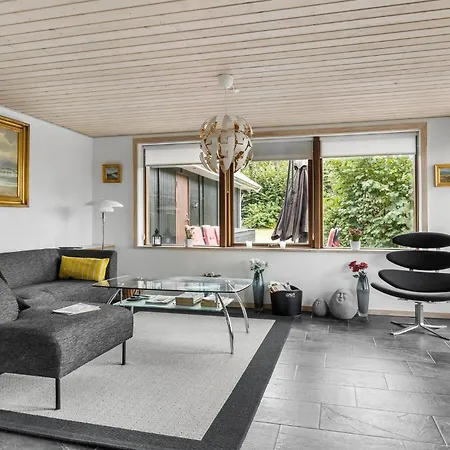 3 Bedroom Beautiful In * Asperup