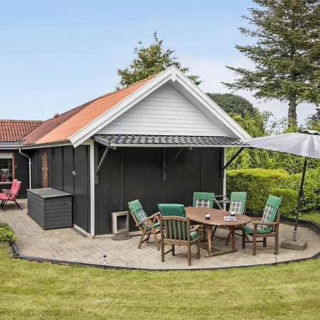 3 Bedroom Beautiful In Holiday home Asperup